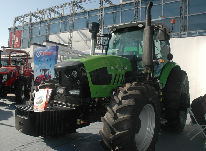 農(nóng)機(jī)大全：華夏2204輪式拖拉機(jī)多少錢一臺(tái)
